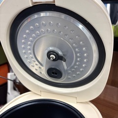 【ほぼ新品　美品】4号炊き　炊飯器の画像
