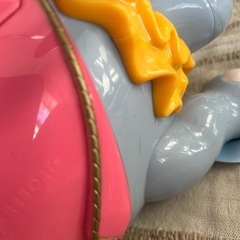 ディズニーランド　ポップコーンバスケットとティンカーベルの光る首飾りの画像