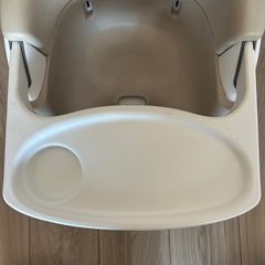 ベビーチェア Ingenuity インジェニュイティ ベージュ グレー カシミヤ 子供用椅子 ローチェア
の画像