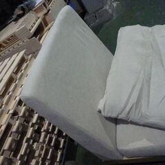 ※取引中/売約済*********** 　　　　　　未使用/新品　組み立てサンプル品　　　スーパーハイバック フロアソファ 1人掛け 洗える カバーリング ウッドフレーム ソファベッド クッション 木製フレームの画像