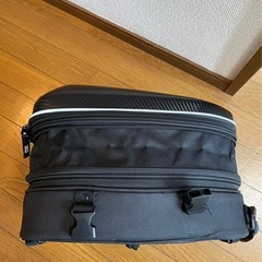 バイク　シートバック　15L→25L レインカバー付き　フルフェイス入ります　バイクアクセサリーの画像