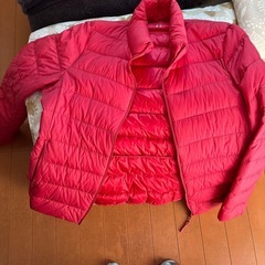 美品！ユニクロウルトラダウンLの画像