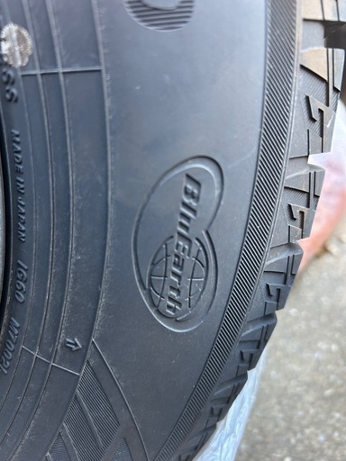 セレナスタッドレスタイヤ