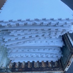 【大量】クッションタイルカーペットの画像