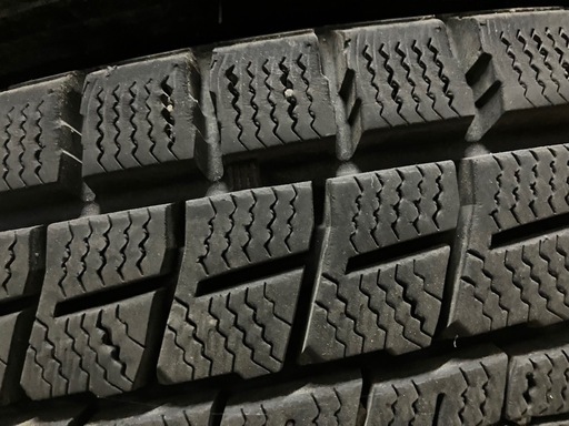 215/70R16 2020年　バリ山　ダンロップ
sj8 スタッドレス4本