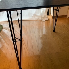 ダイニングテーブルの画像
