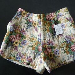 イング（INGNI） 花柄ゴブランショート　レディースズボンの画像