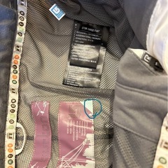 Burton スノーボードウエアの画像