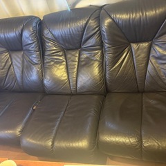 3人用本革ソファーの画像