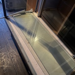 ガラスショーケース　扉付き　鍵無し　オフィス　店舗の画像
