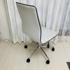 【無料】キャスター付きチェア イス 椅子 オフィス PCデスク等の画像