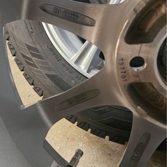 スタッドレスタイヤの画像