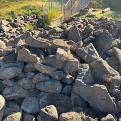 和モダン ガーデンロック　ブラック×グレー 砂岩 庭石 池作り 石垣 ガーデニングDIYの画像