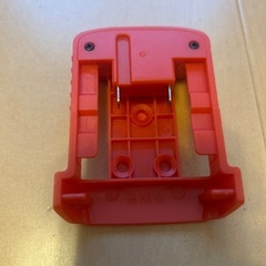 ミルウォーキーのバッテリーにUSB付けるやつの画像