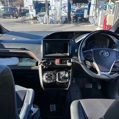 トヨタ 後期型 エスクァイア ハイブリッド　令和2年 4万キロの画像