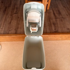 アップリカ　おむつゴミ箱　　ニオイポイの画像