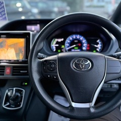 トヨタ ノアハイブリッドの画像