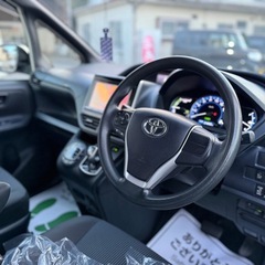 トヨタ ノアハイブリッドの画像