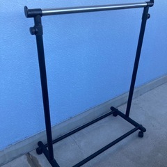 無料❗️ ハンガーラックの画像