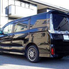 車検9年2月28日 28年式 ヴォクシー ハイブリッドZS セーフティセンス 衝突軽減ブレーキ ナビ フルセグTV Bluetooth バックモニター 両側パワスラ スマートキー LEDライト LEDフォグ ETCの画像