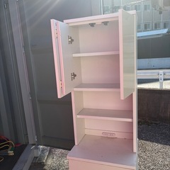 収納棚の画像