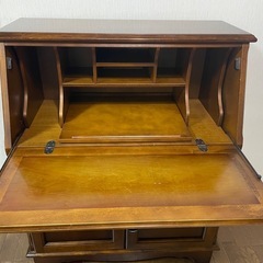 カリモク　コロニアル　ライティングビューローの画像