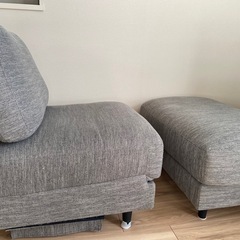 1人がけソファ　オットマンつきの画像