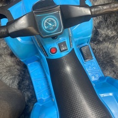 子供の乗り物の画像