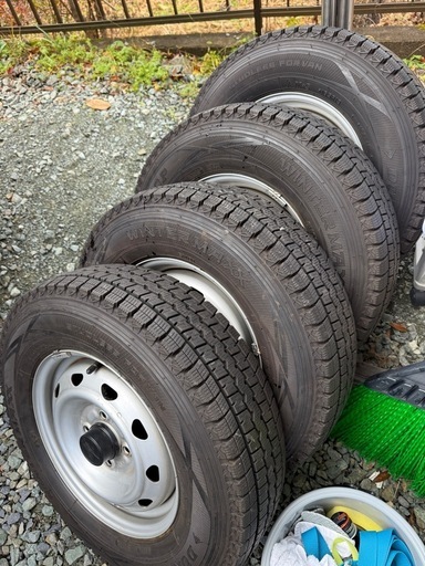 165r13 スタッドレス 23年製