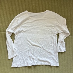 160サイズ　白　長袖インナー　小中学生　女性も可？の画像
