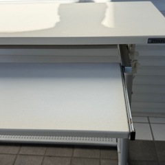 Bauhutte   パソコンデスク　
高さ調整可能　天板45 x 100cm 中古の画像