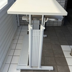 Bauhutte   パソコンデスク　
高さ調整可能　天板45 x 100cm 中古の画像