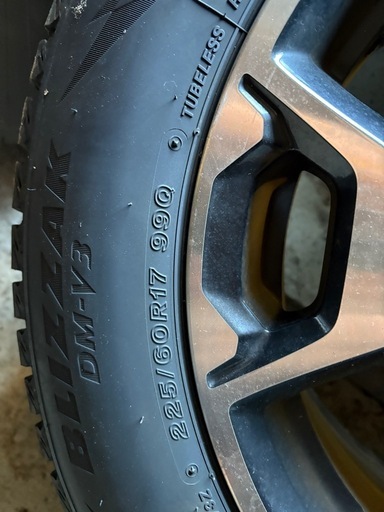 スバルXV 純正ホイールスタッドレスブリヂストン　交渉中