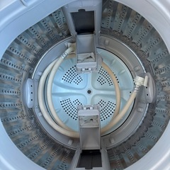 まだまだ使えます‼️5.0kg洗濯機✨️1km圏内配送･設置無料🚚AQUAホワイト×ブラックAQW-S5E3(KK)アクア2015年製の画像