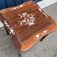 螺鈿細工 テーブル 引出し付き 工芸品の画像