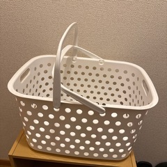洗濯カゴ　白の画像