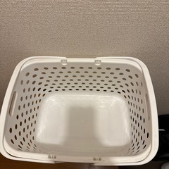 洗濯カゴ　白の画像