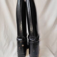 かかとの低い　ロングブーツ(乗馬ブーツ)の画像
