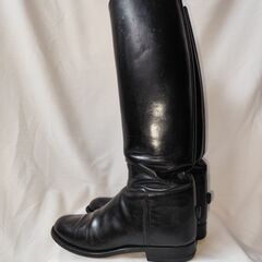 かかとの低い　ロングブーツ(乗馬ブーツ)の画像