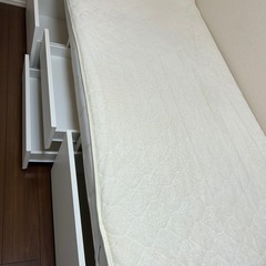 シングルベットフレーム 引出し付きの画像