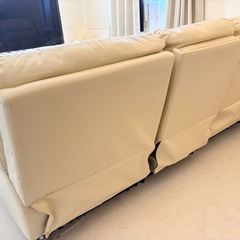 3人用電動合皮テーブル付きリクライニングソファの画像