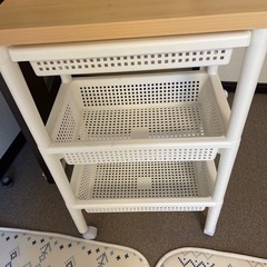 ウッドテーブルワゴンの画像