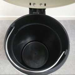 【ほぼ新品】ニトリ　3ℓ ゴミ箱　缶ペールの画像