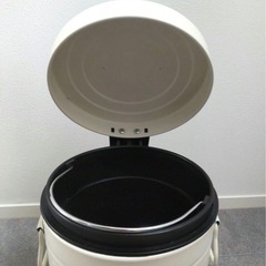 【ほぼ新品】ニトリ　3ℓ ゴミ箱　缶ペールの画像