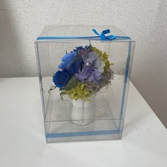 12/3(水)まで　プリザーブドフラワー(バラと紫陽花)ケース入りの画像