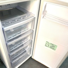 【2024年製】三菱電機ノンフロン冷凍庫「MF-U12H-W」 121ℓ の画像