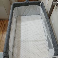 ベビーベッドの画像