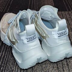 【セット持帰用】【中古・国内未発売】メンズ 白 スニーカー 26.5cmの画像