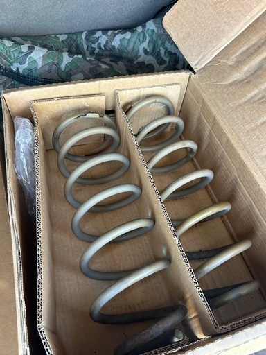 ハイラックスサーフ185 2.5インチリフトアップサス　前後セット