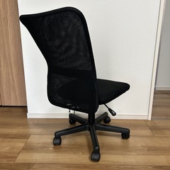 キャスター付き椅子の画像